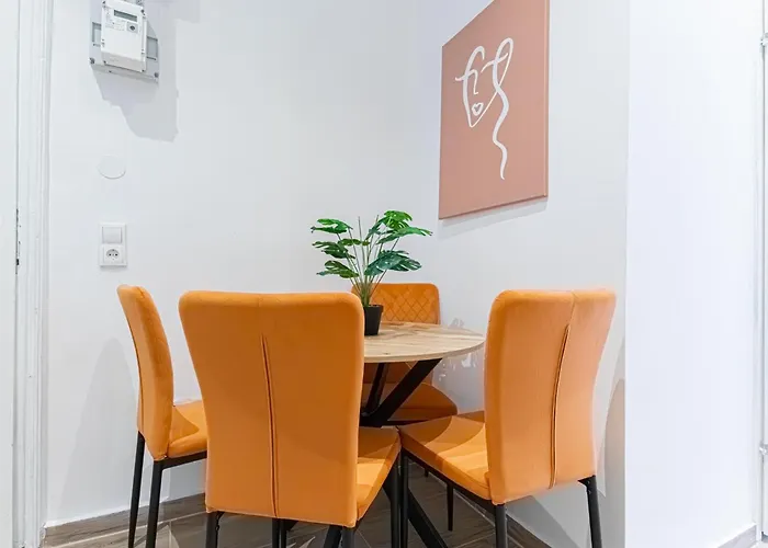 Cost Effective City Life 1Br In Classic Building